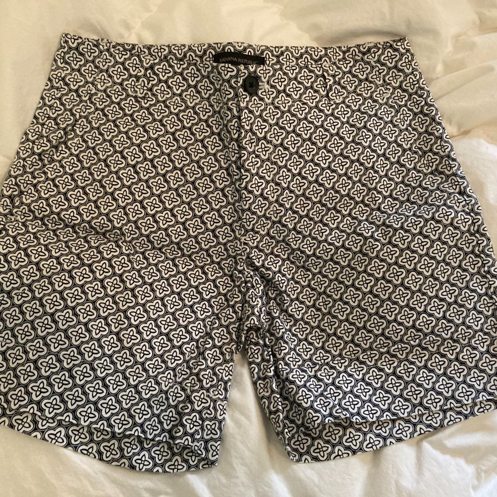 Banana Republic bermuda shorts diamond pattern